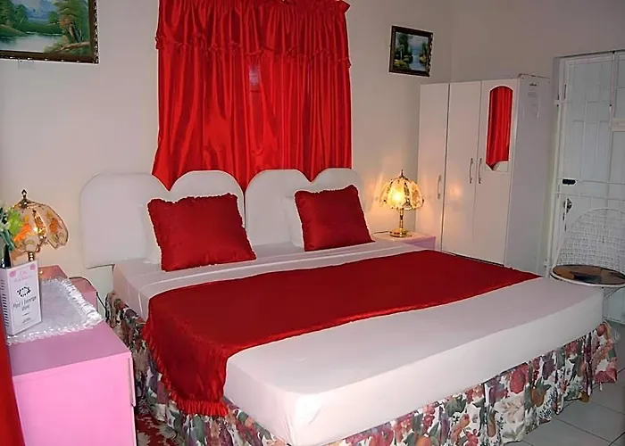 Hotel Pink Hibiscus